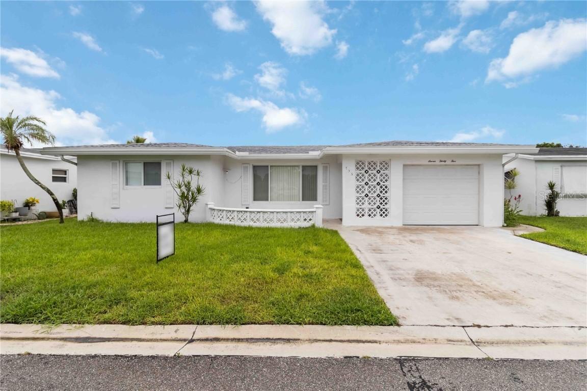 735 NW 73rd Ter., Margate, FL 33063
