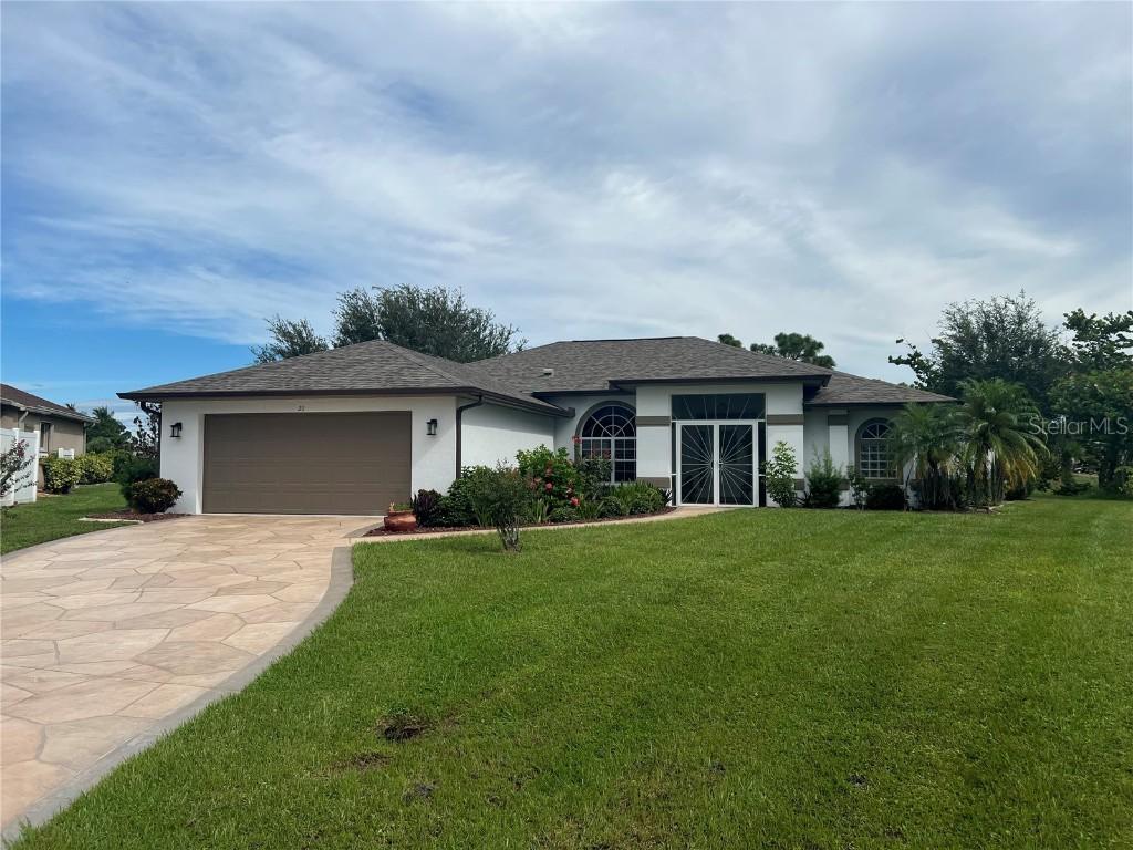 21 Clubhouse Pl., Rotonda West, FL 33947