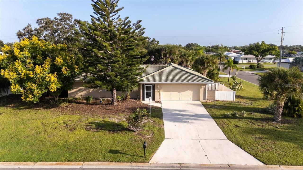 225 Chardin Dr., Nokomis, FL 34275
