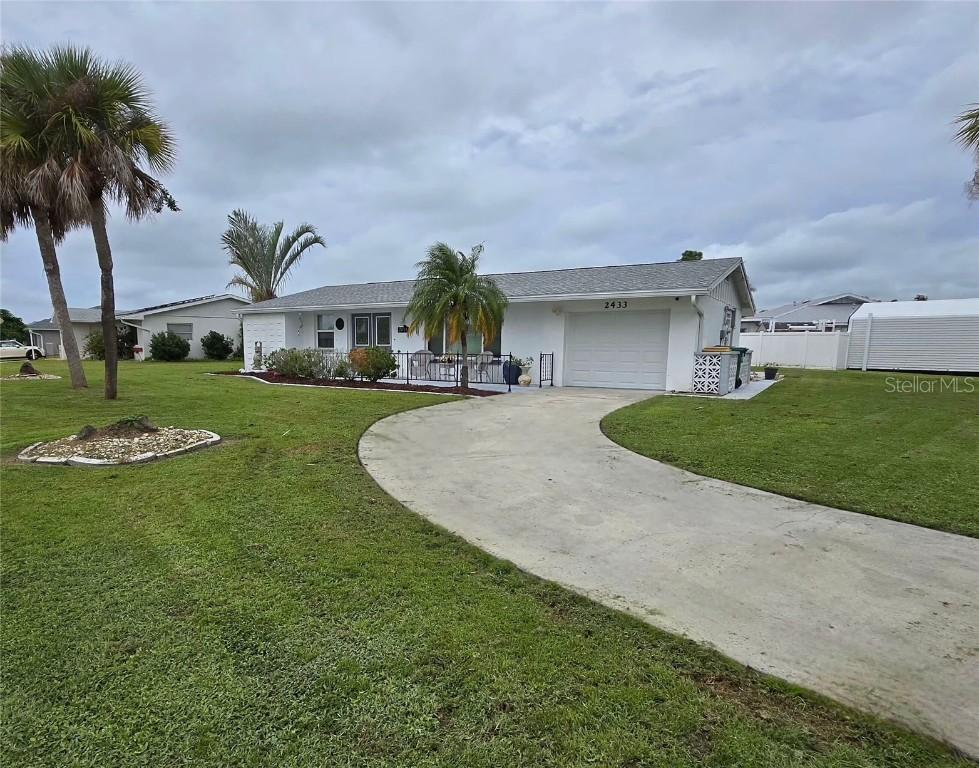 2433 Beacon Dr., Port Charlotte, FL 33952