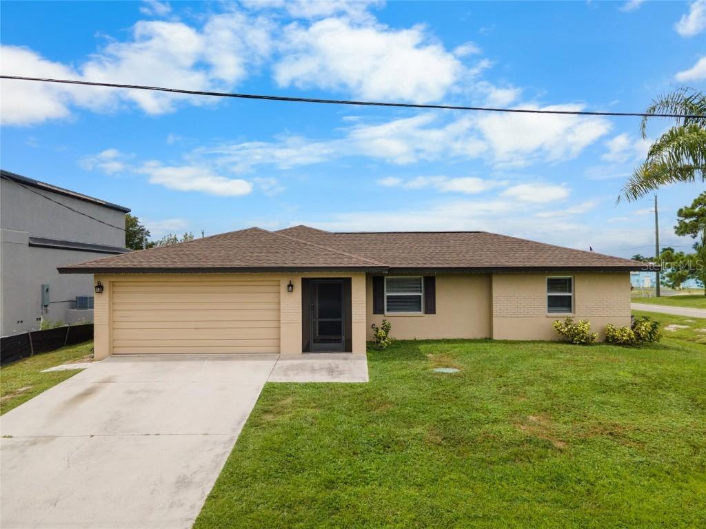 7 Ramblewood St., Port Charlotte, FL 33953