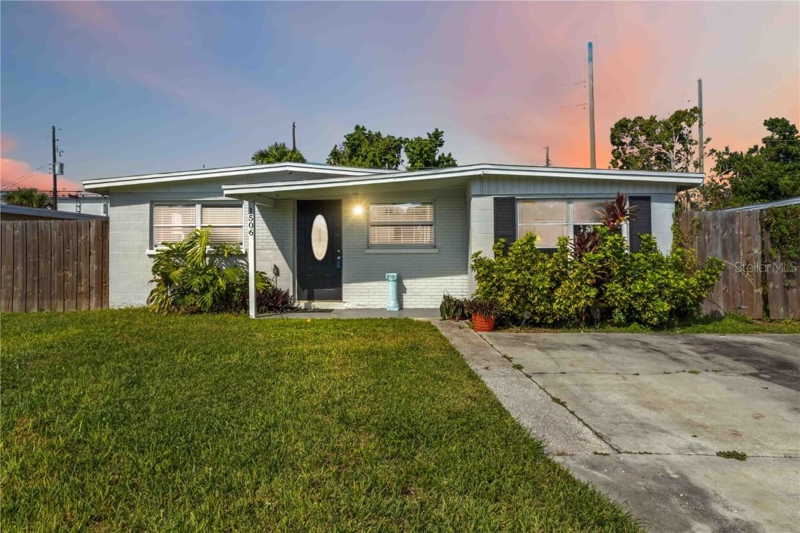 1506 14th St., Bradenton, FL 34208