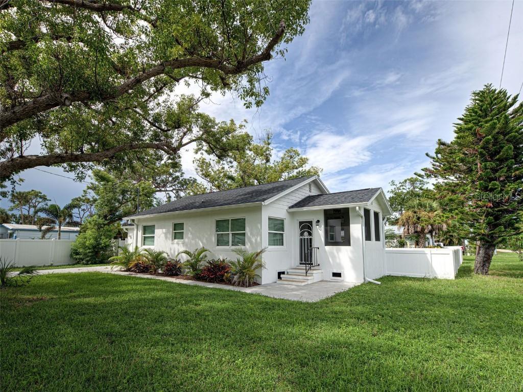 611 W Wentworth St., Englewood, FL 34223