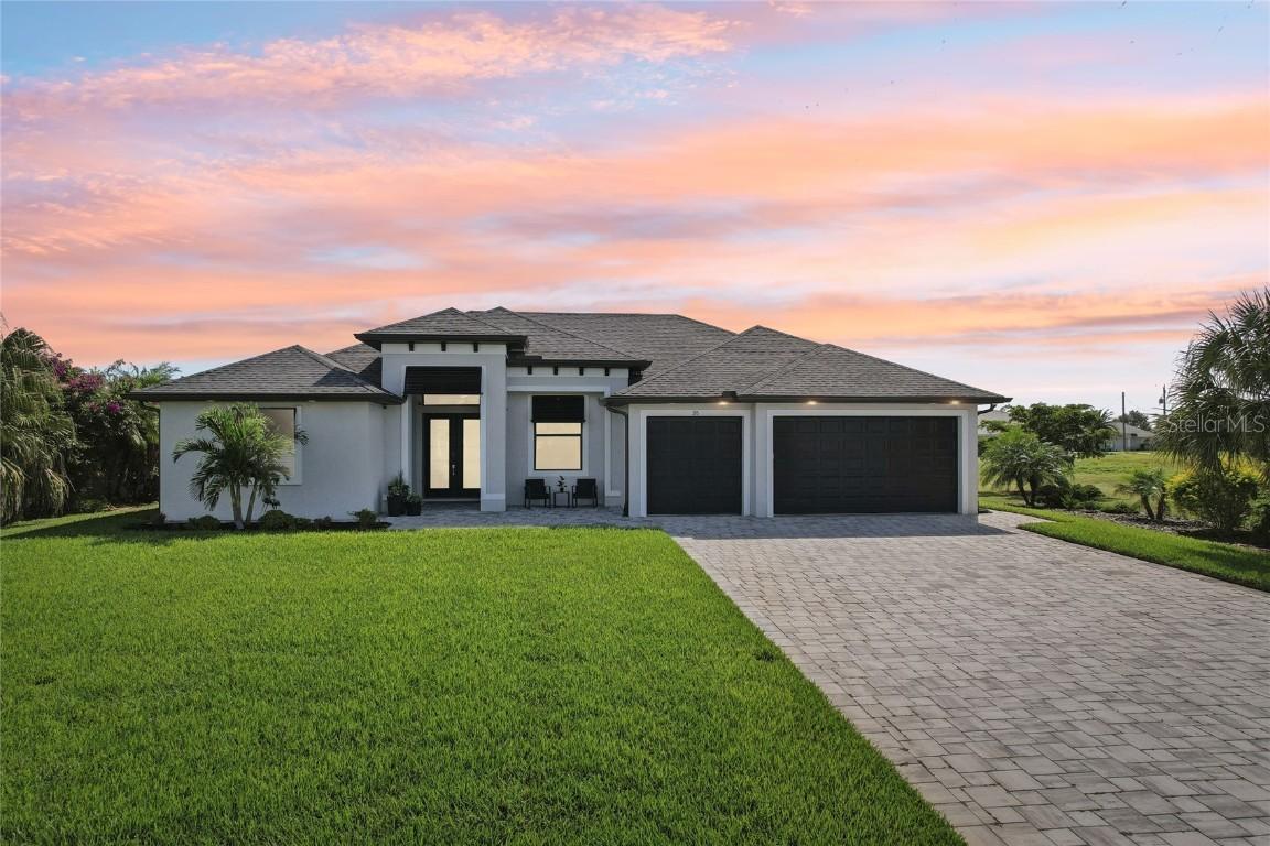 35 Medalist Ct., Rotonda West, FL 33947