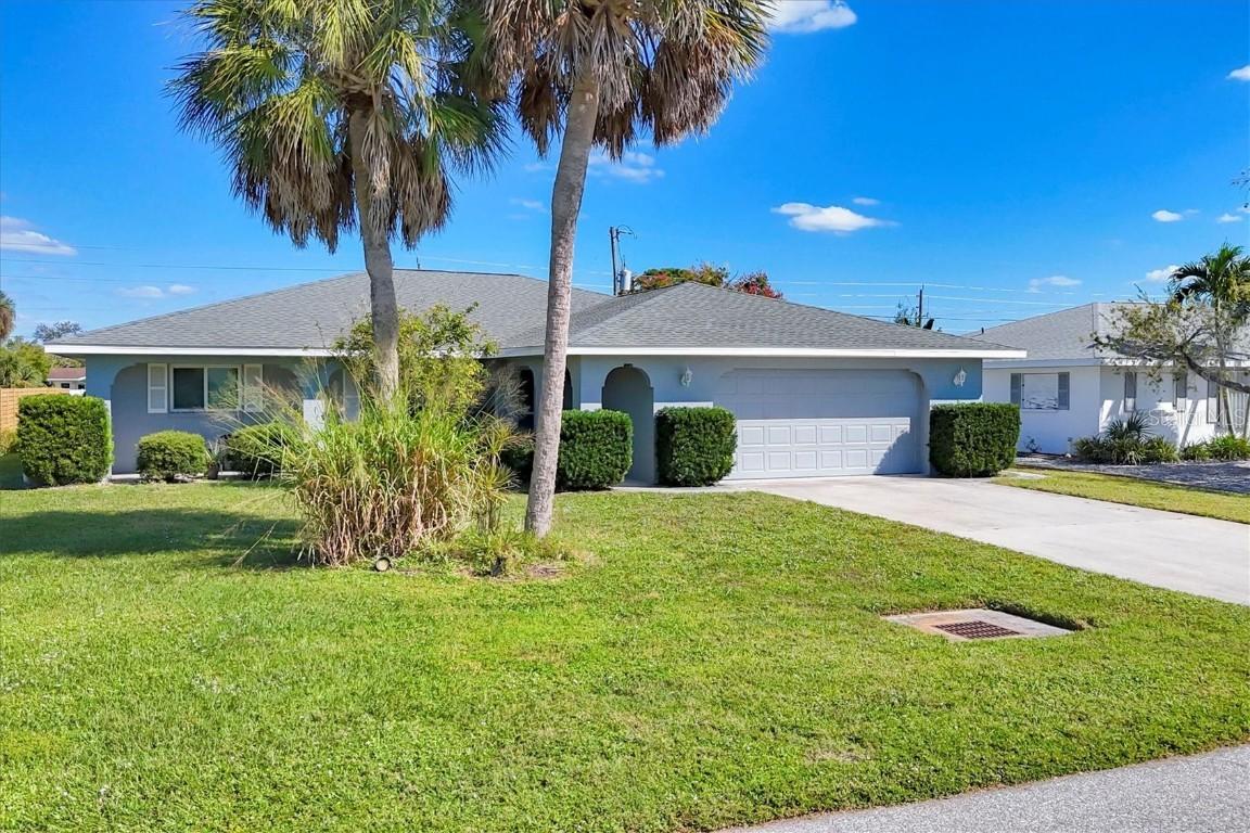 1087 Montana Ave., Englewood, FL 34223