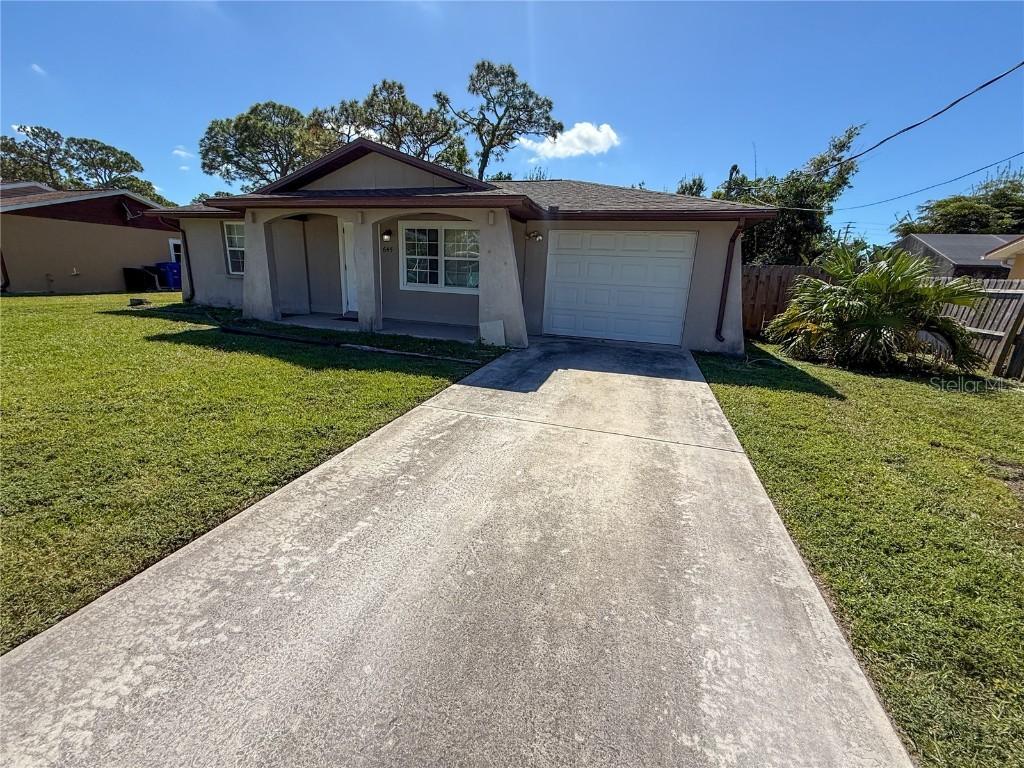 645 Lewis St., Englewood, FL 34223