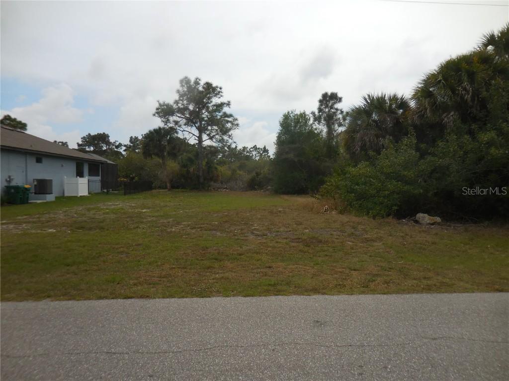 223 Jennifer Dr., Rotonda West, FL 33947