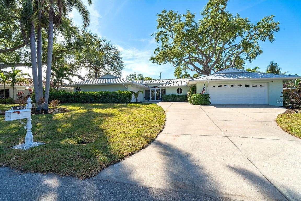 1648 Shelburne Ln., Sarasota, FL 34231