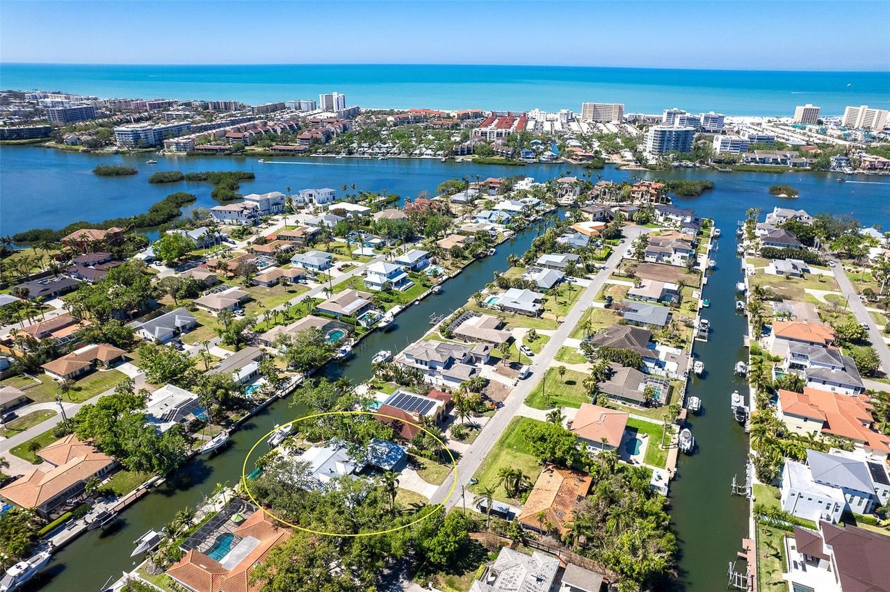 1648 Shelburne Ln., Sarasota, FL 34231