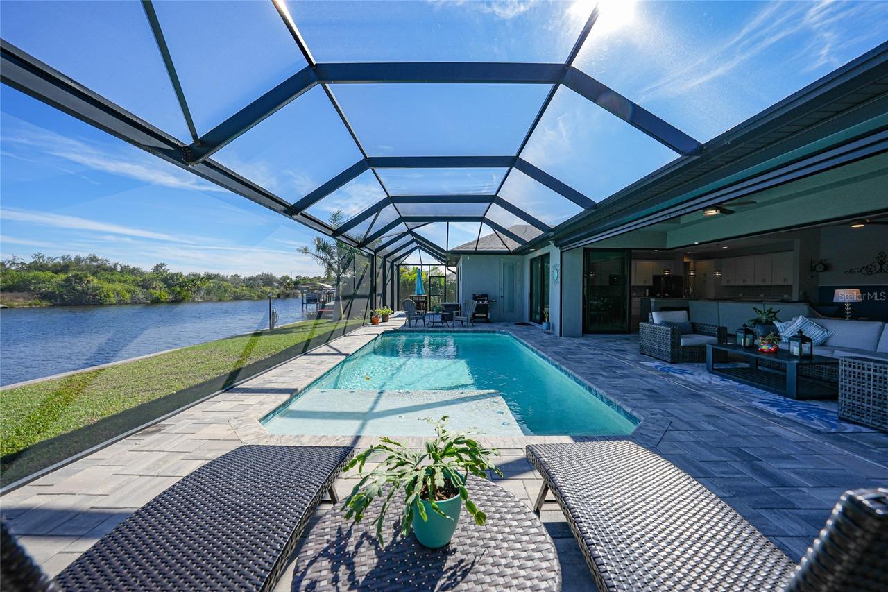 8106 Santa Cruz Dr., Port Charlotte, FL 33981