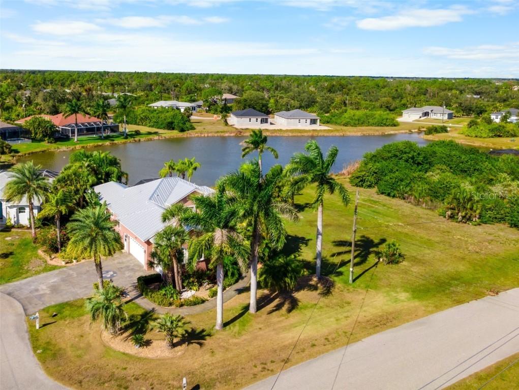 208 Antilla Dr., Rotonda West, FL 33947