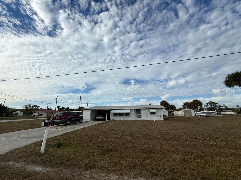 2064 Michigan Ave., Englewood, FL 34224