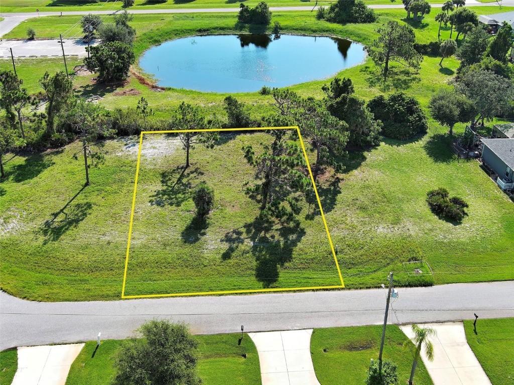 15 Clubhouse Pl., Rotonda West, FL 33947