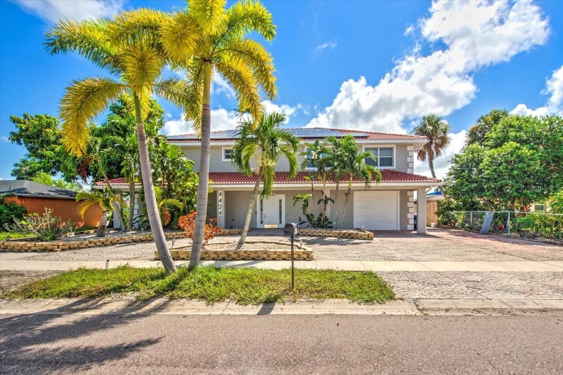 4424 N Canal Cir., North Fort Myers, FL 33903