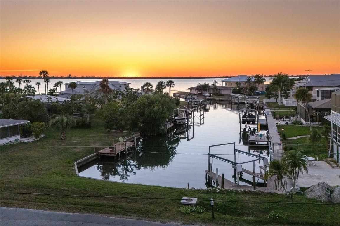 363 Oak St., Englewood, FL 34223