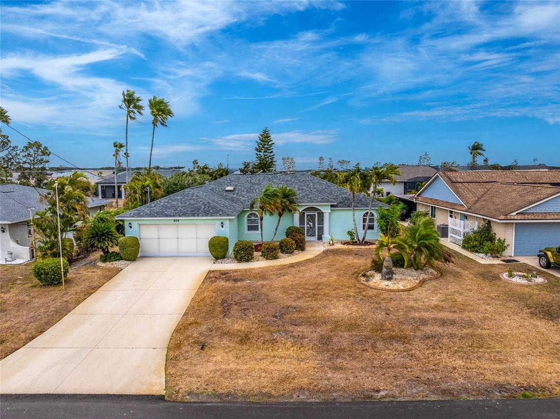 209 Mark Twain Ln., Rotonda West, FL 33947