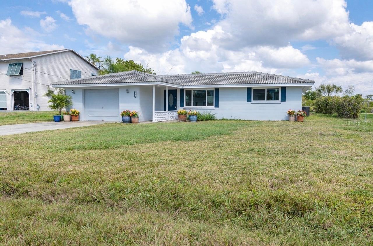 130 Crestview Dr., Englewood, FL 34223