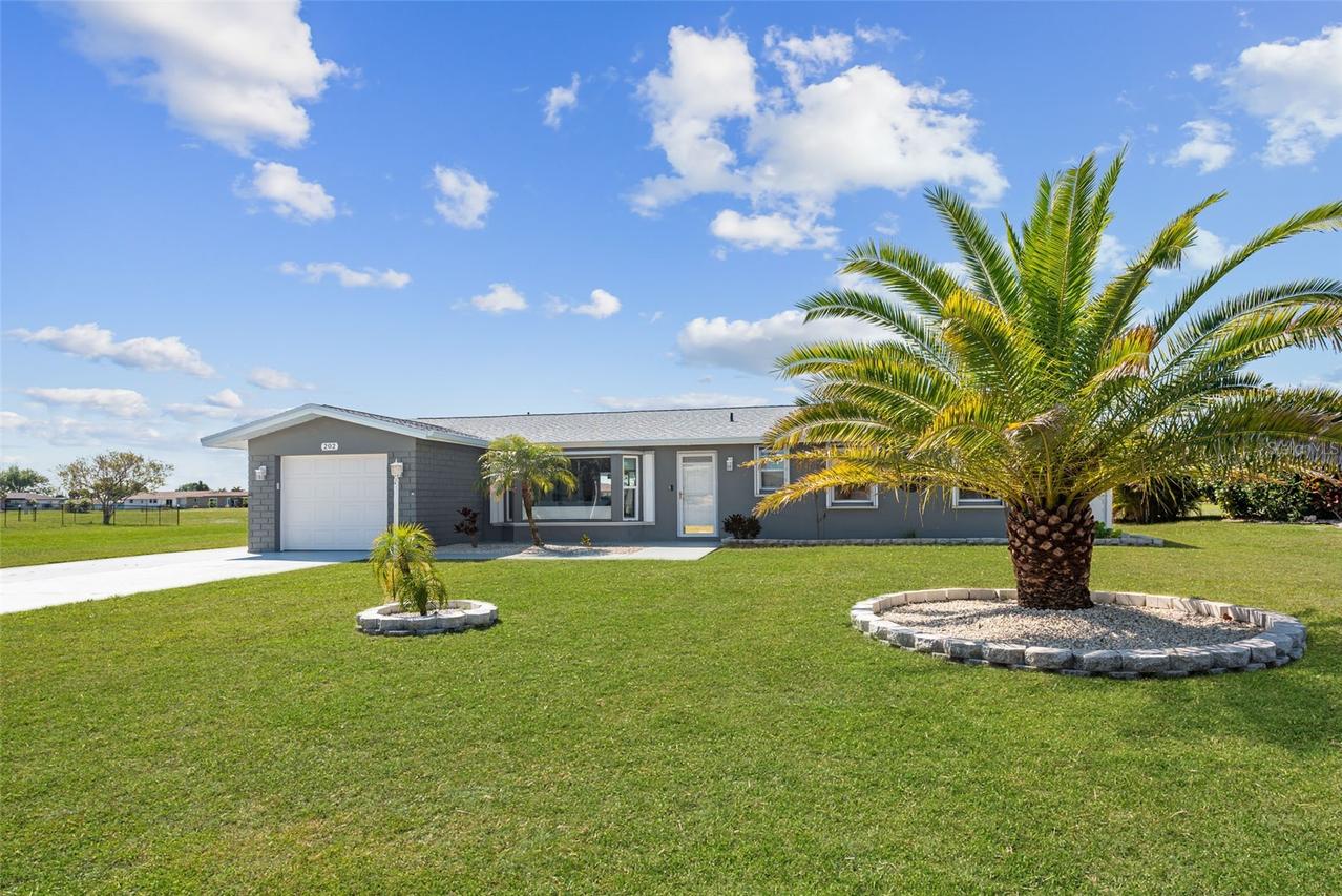 202 Caddy Rd., Rotonda West, FL 33947