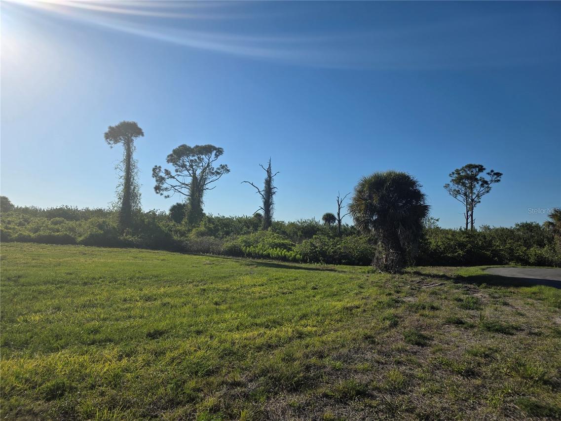 171 W Pine Valley Ln., Rotonda West, FL 33947