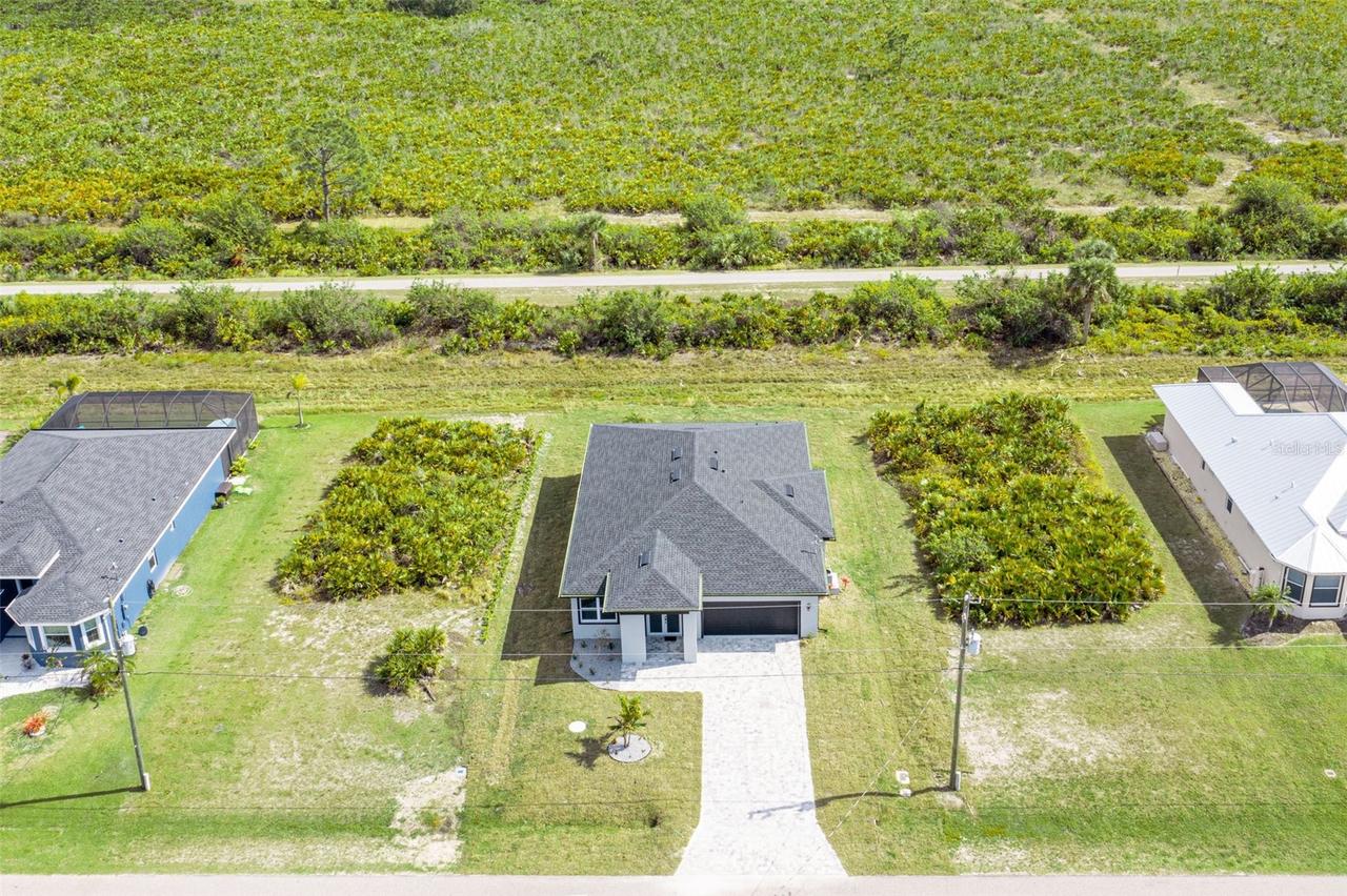 384 Baytree Dr., Rotonda West, FL 33947