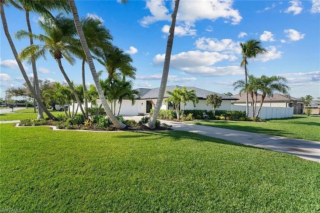 1923 SE 26th St., Cape Coral, FL 33904