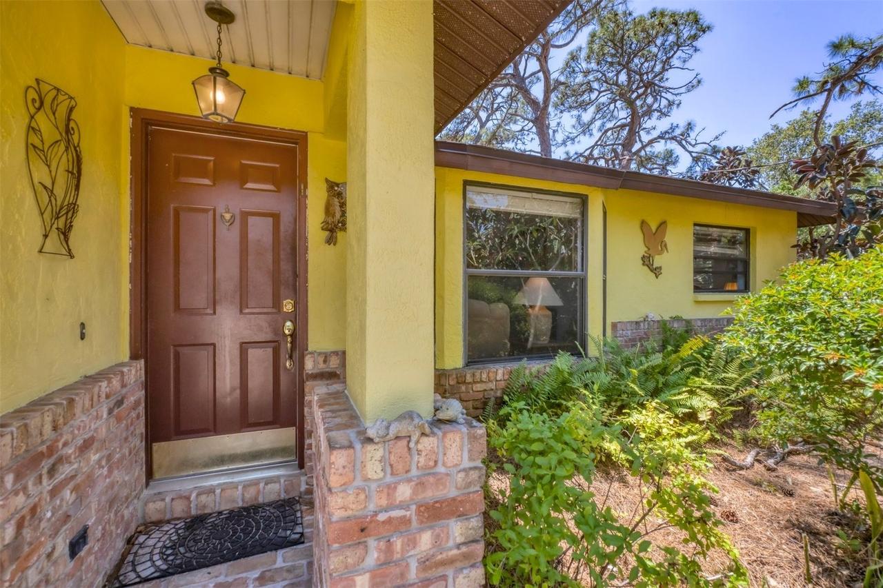 521 Artists Ave., Englewood, FL 34223