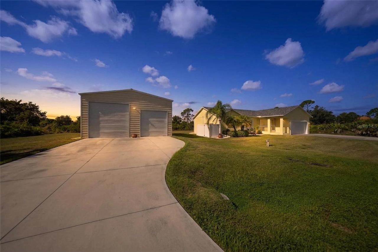 12117 Ashley Ave., Port Charlotte, FL 33981