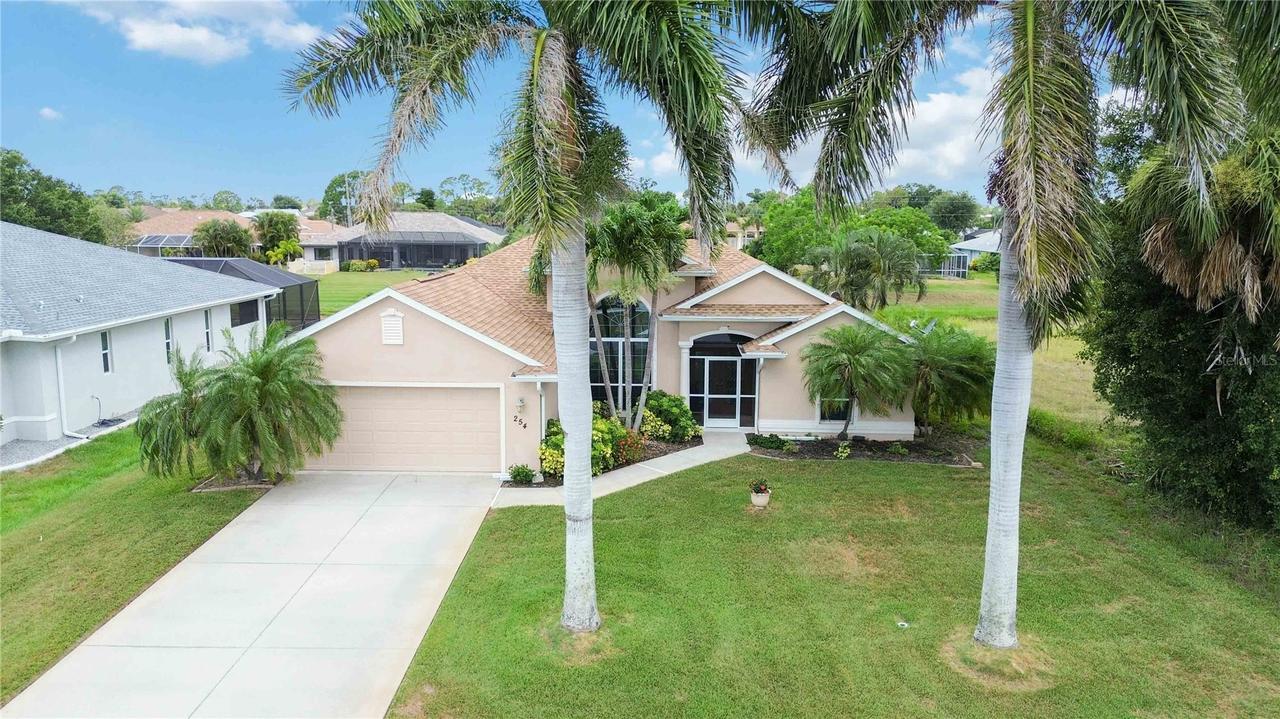 254 Broadmoor Ln., Rotonda West, FL 33947