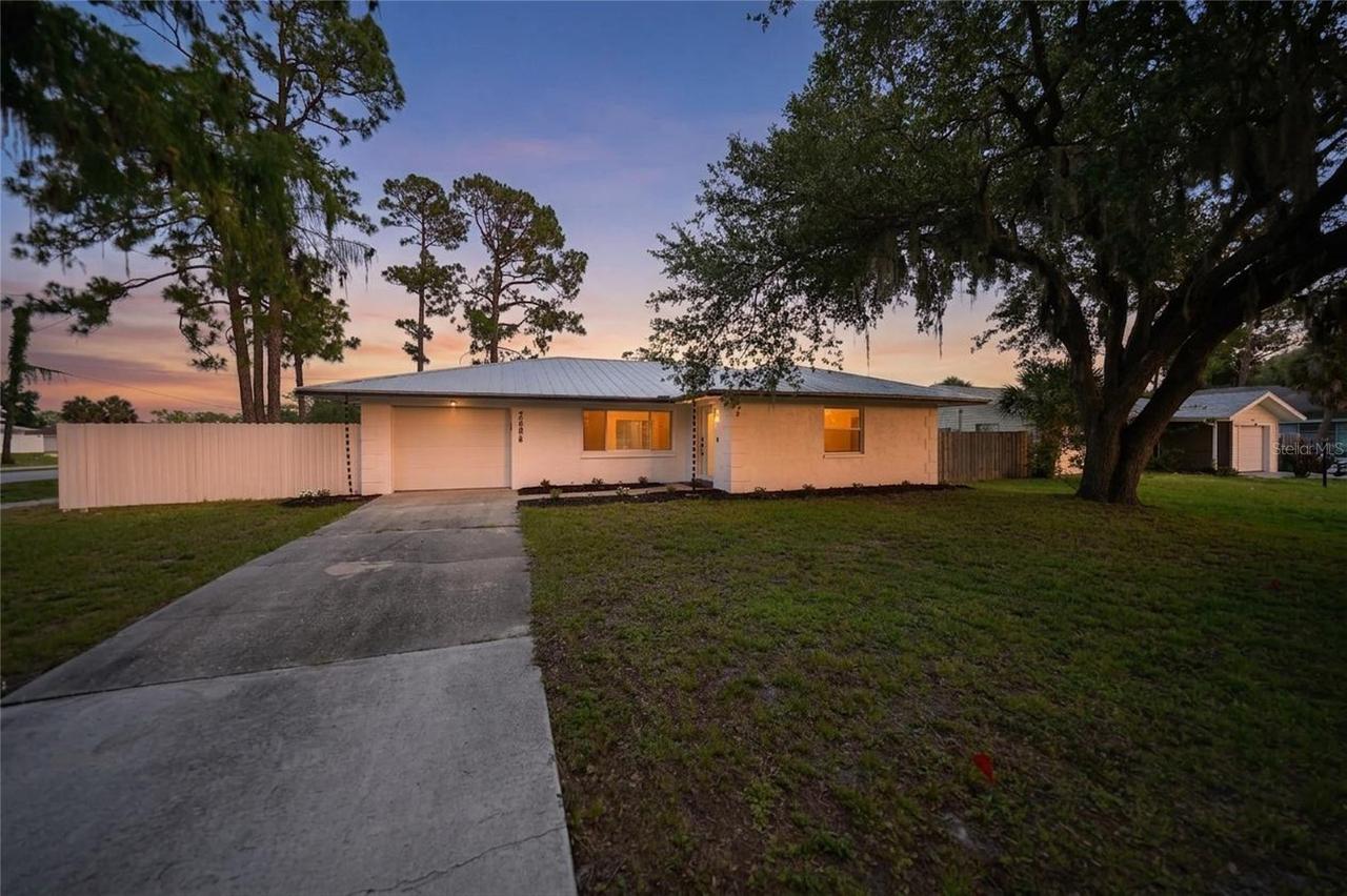 2506 Lakeshore Cir., Port Charlotte, FL 33952