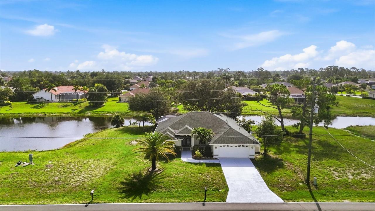 801 Rotonda Cir., Rotonda West, FL 33947