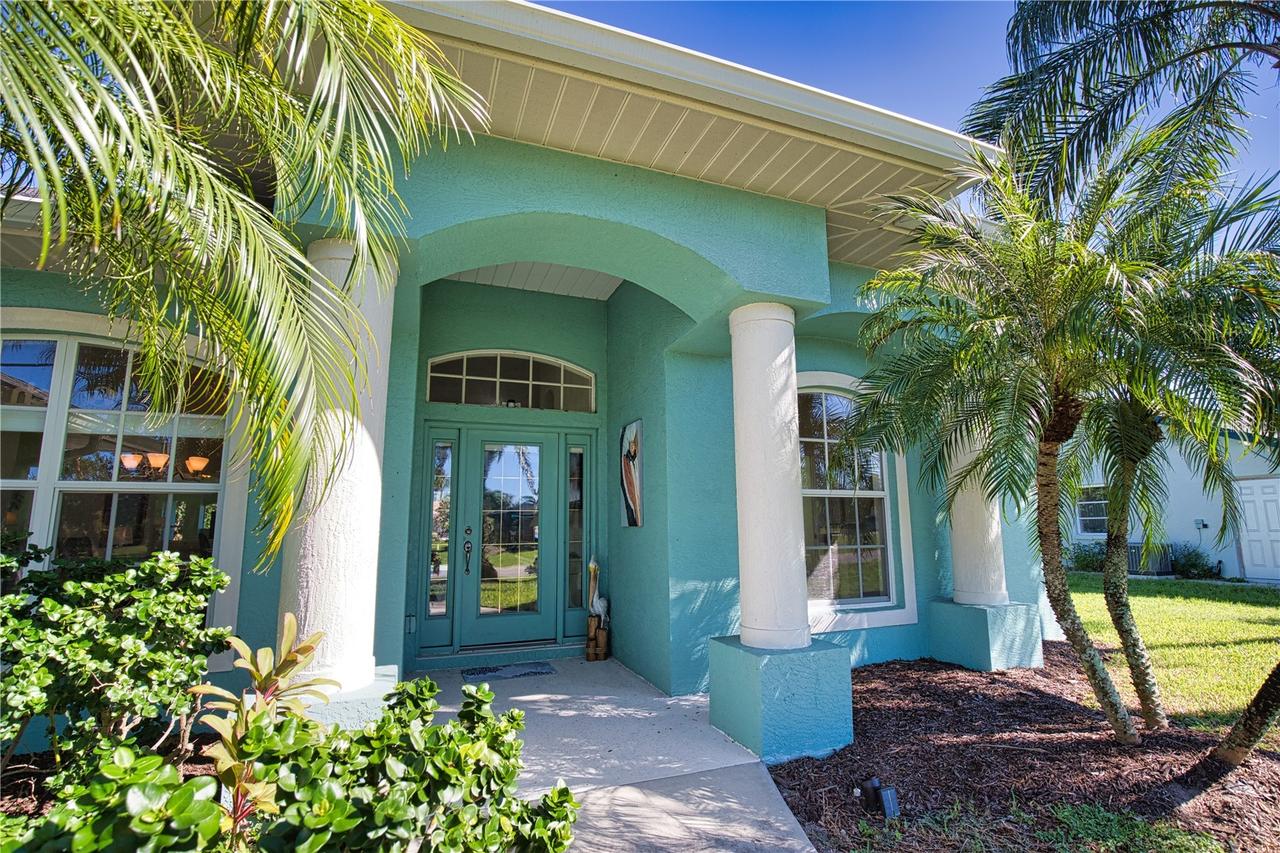 525 Rotonda Cir., Rotonda West, FL 33947