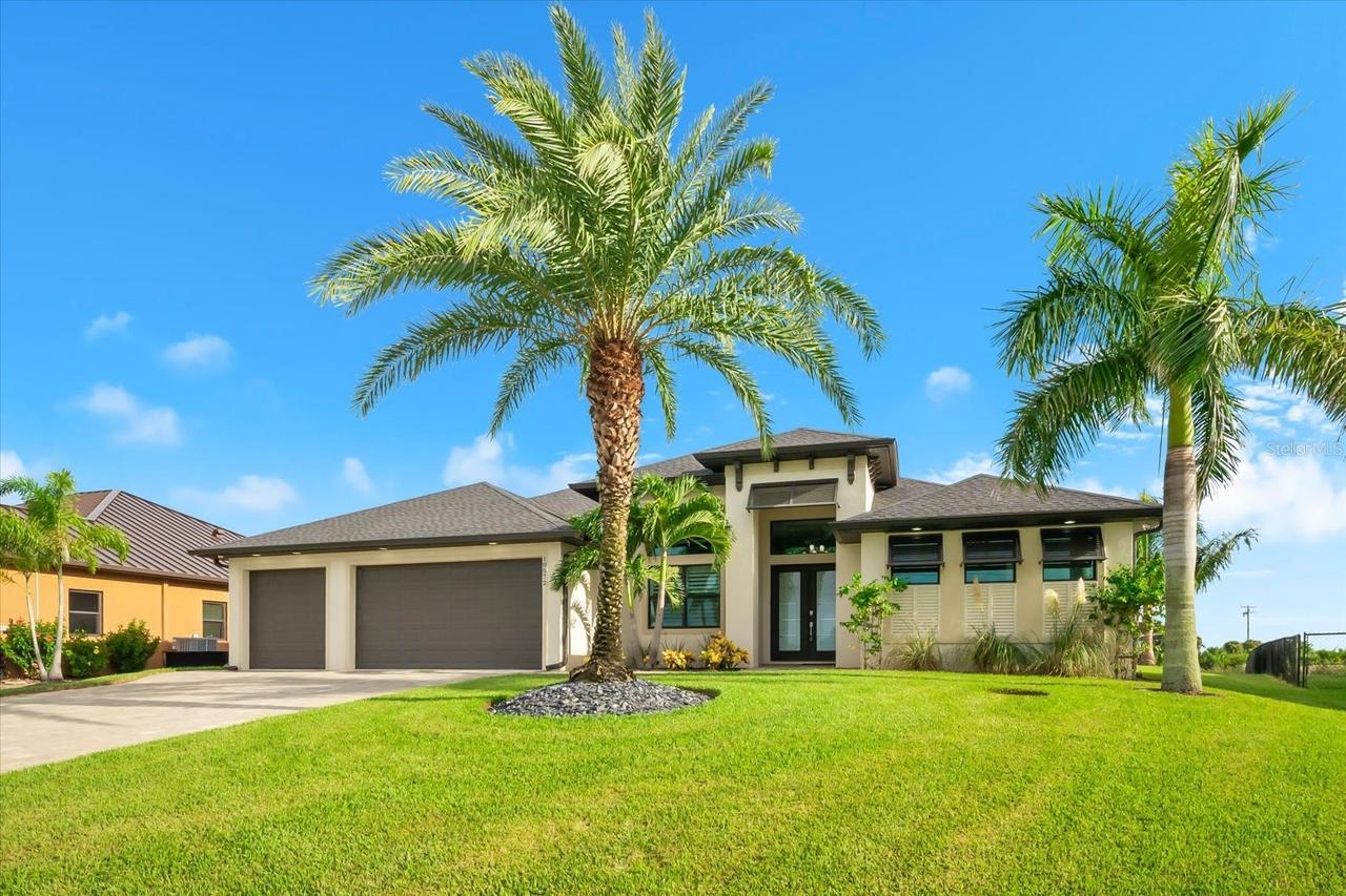 10572 Rainsville St., Port Charlotte, FL 33981