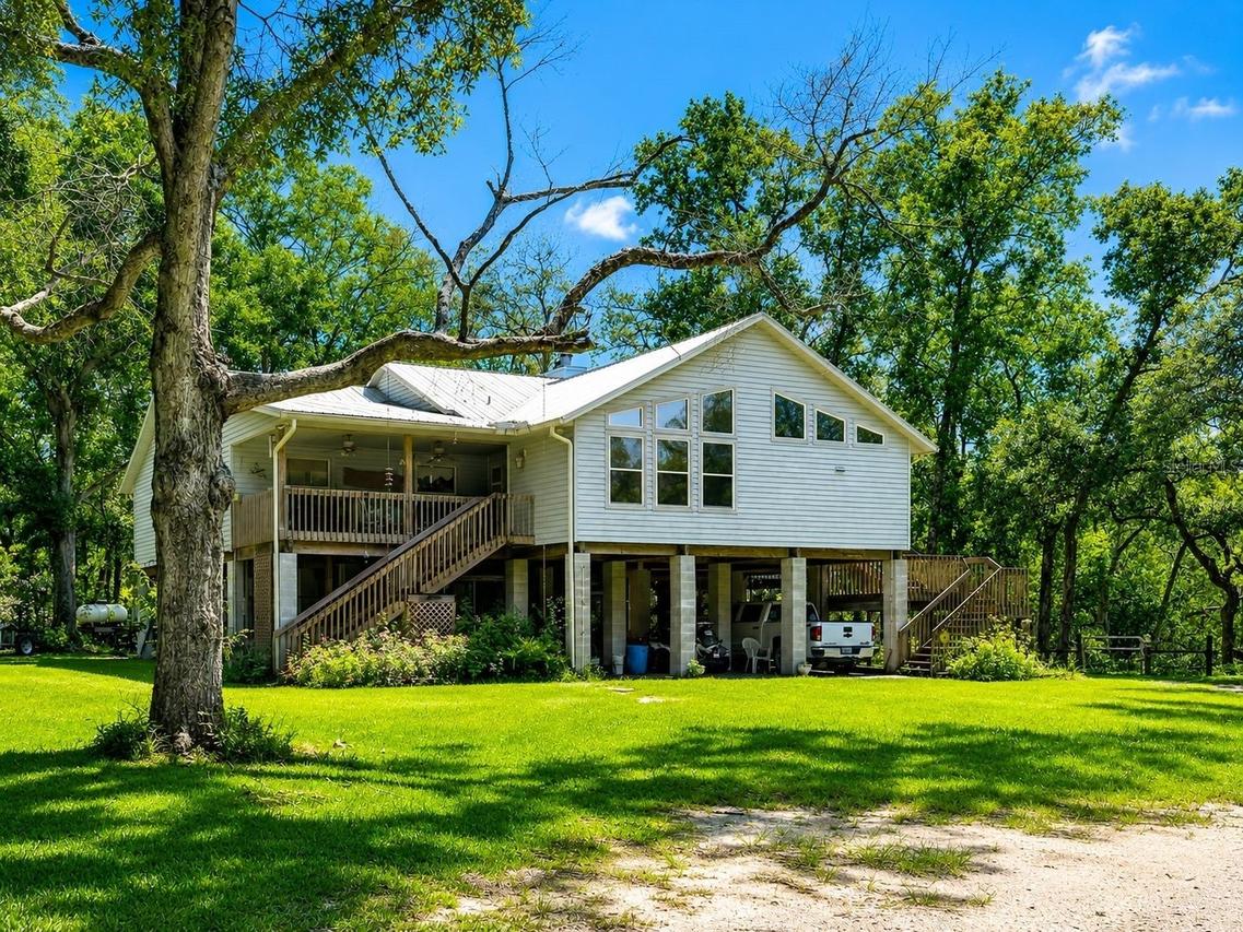 16392 198th Trace, O'brien, FL 32071