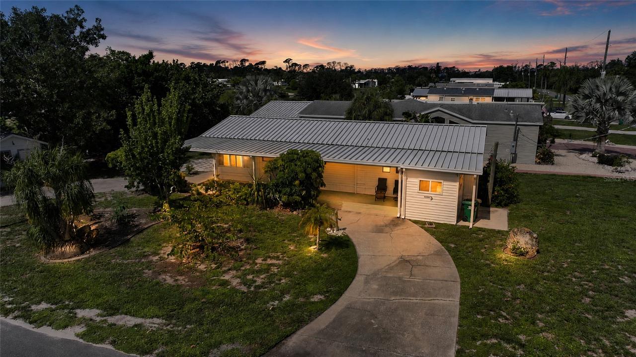 1230 Seahorse Ln., Englewood, FL 34224