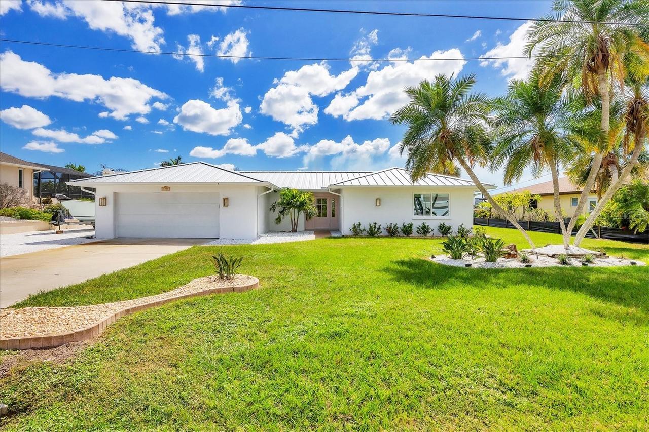 1915 Pennsylvania Ave., Englewood, FL 34224