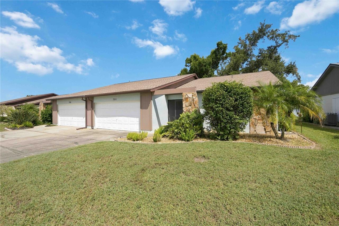 306 Persimmon St. #208, Englewood, FL 34223