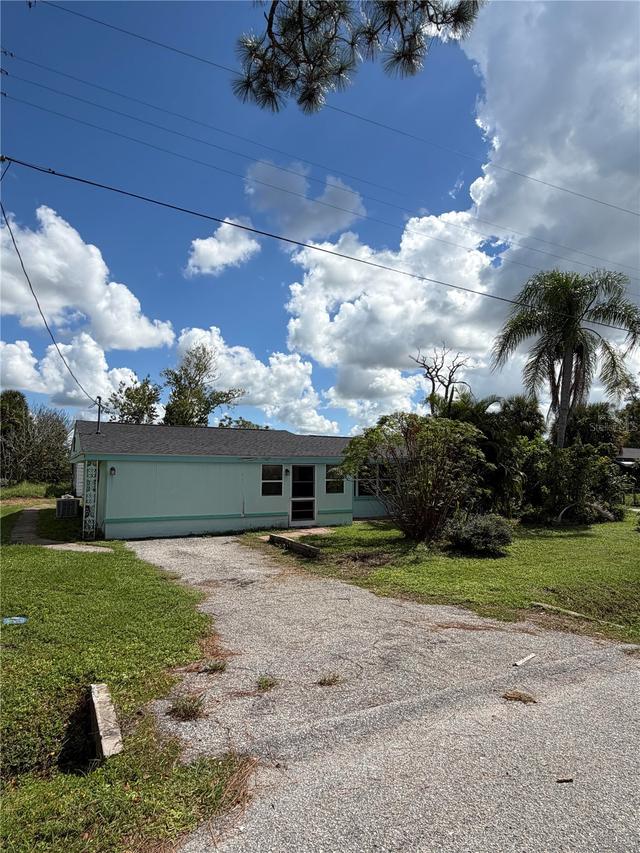 25 Warren Ave., Englewood, FL 34223