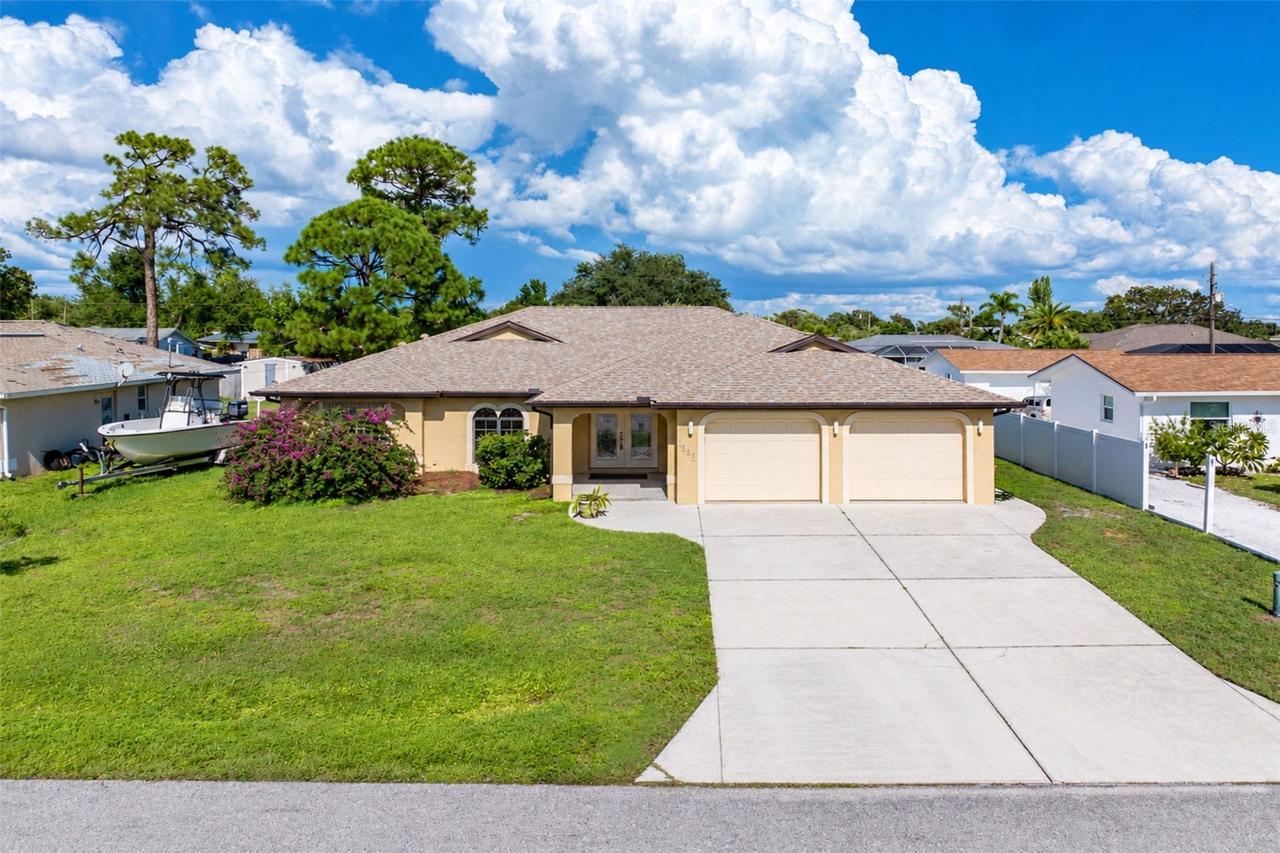 1881 Neptune Dr., Englewood, FL 34223
