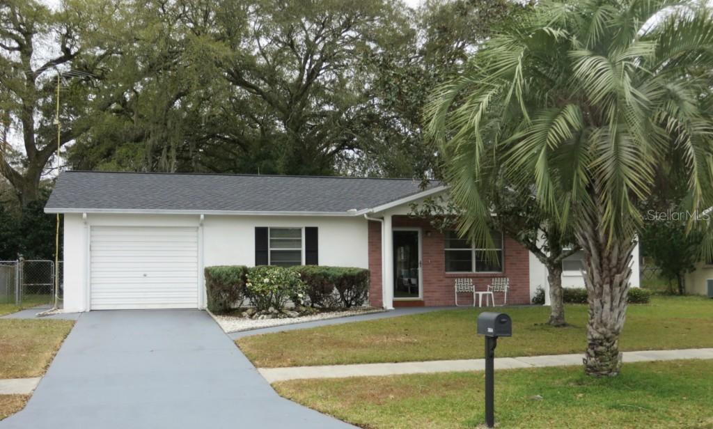 38614 Piedmont Ave., Zephyrhills, FL 33540
