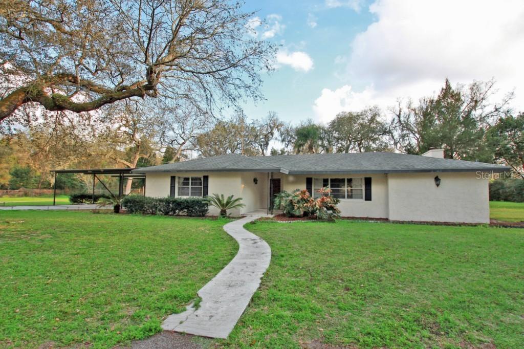 33300 Rowntree Dr., Dade City, FL 33523