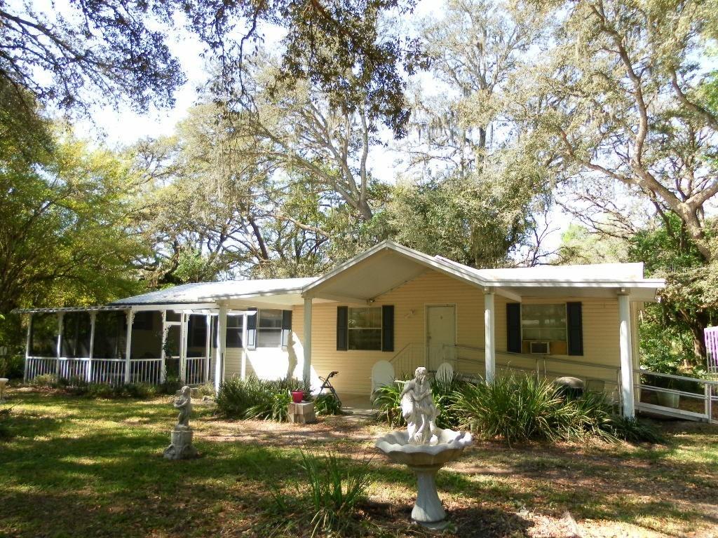 39545 Louise Dr., Zephyrhills, FL 33540