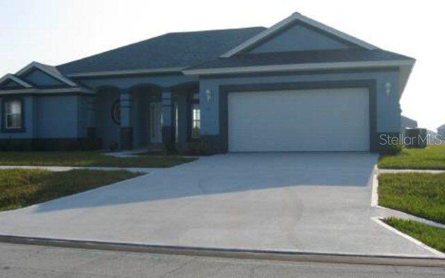 8 Lewis Dr., Palm Coast, FL 32137