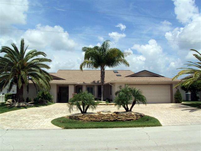 45 Cottonwood Ct., Palm Coast, FL 32137