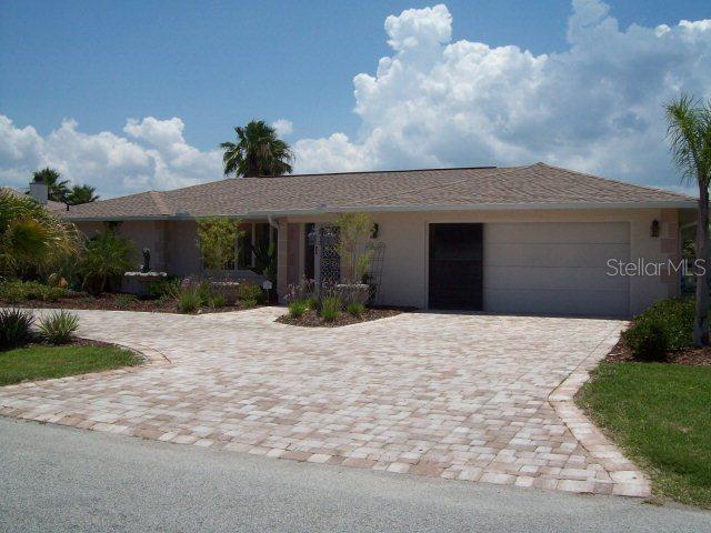 2 Clinton Ct., Palm Coast, FL 32137