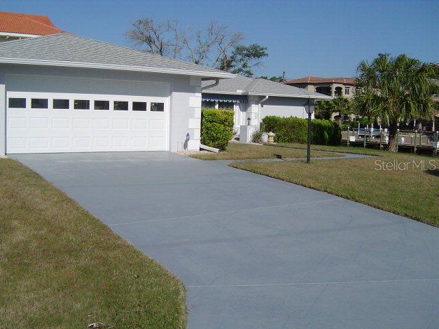 27 Coral Reef Ct., Palm Coast, FL 32137