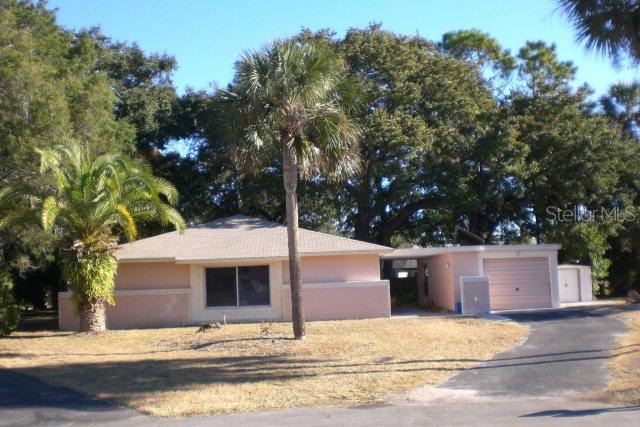 5 Carr Ct., Palm Coast, FL 32137