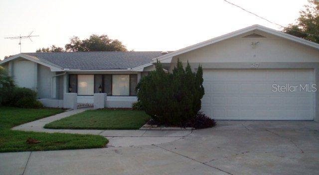 27 Clinton Ct., Palm Coast, FL 32137