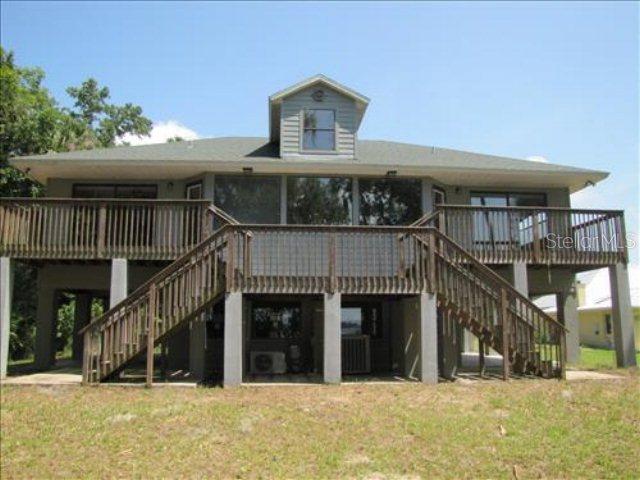 110 Point Dr., Welaka, FL 32193
