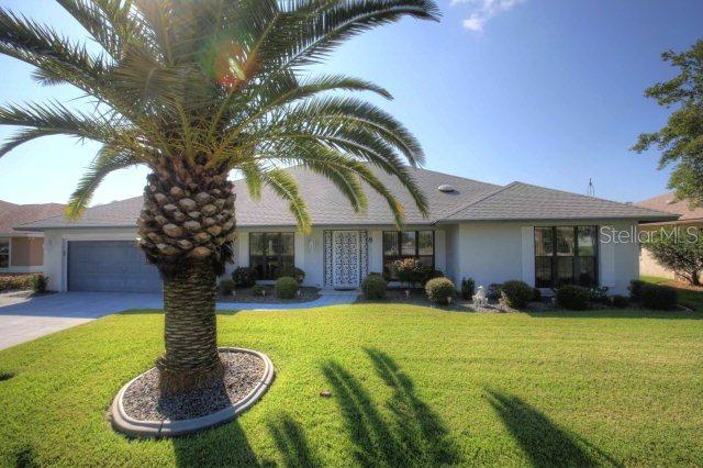 8 Flintstone Ct., Palm Coast, FL 32137