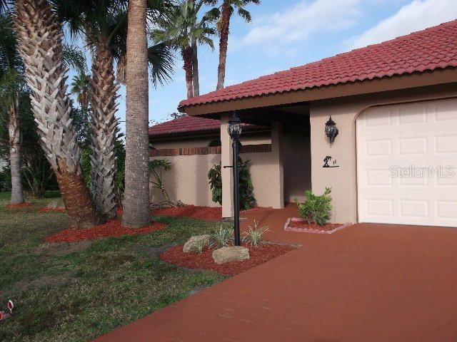 11 Florence Ct., Palm Coast, FL 32137